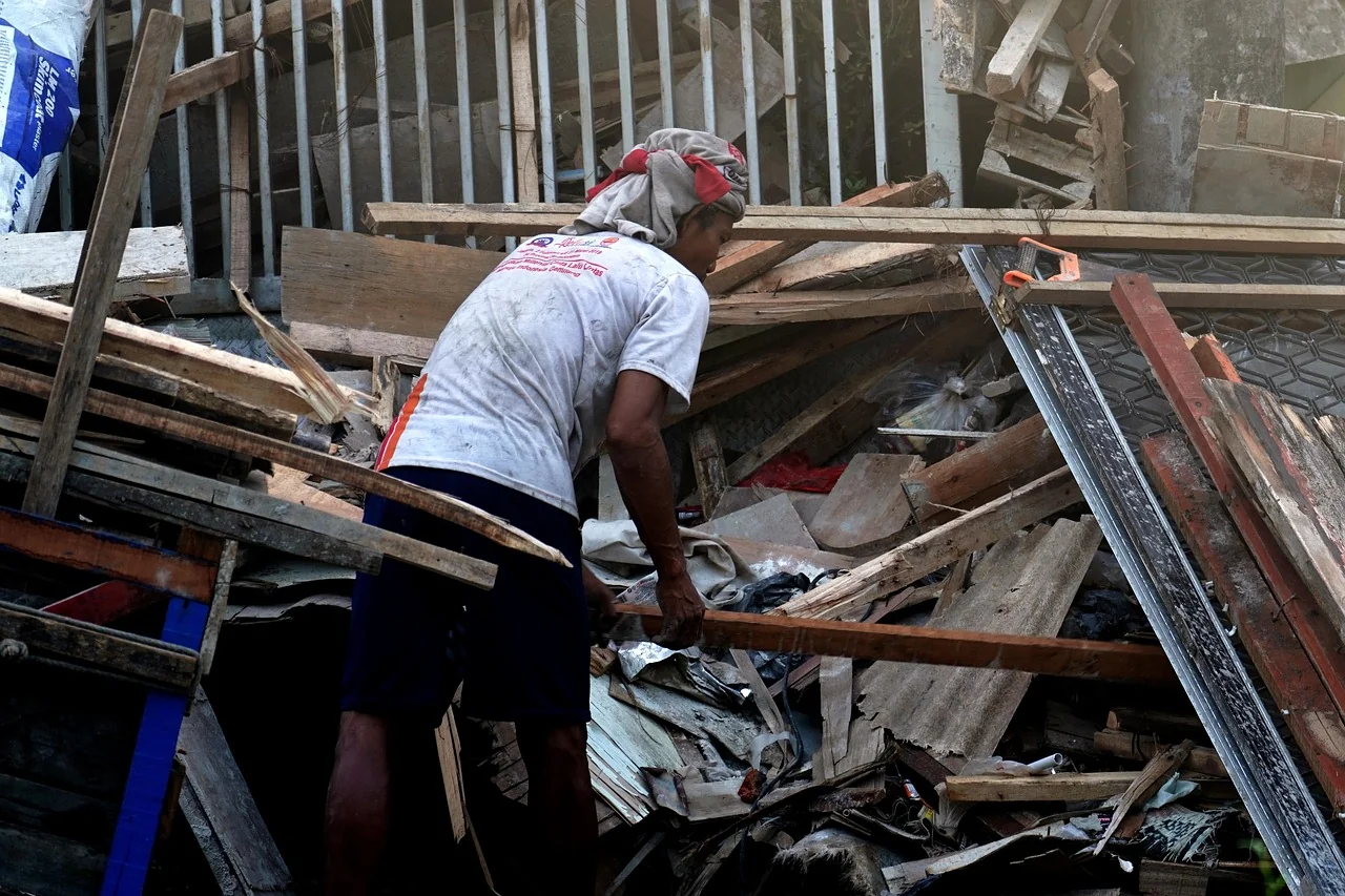 Professional junk hauling and debris removal service in Glendale Arizona